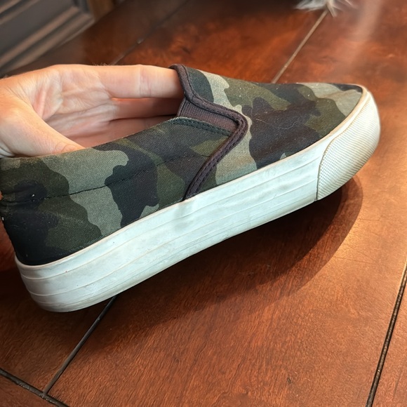 Camo slip on sneakers - Picture 2 of 4